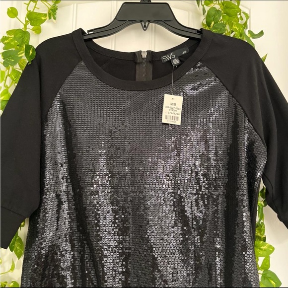 Black Sequined 3/4 Top - Picture 2 of 3